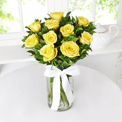 Glass Vase of 10 Roses with Chocolates