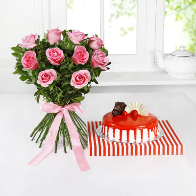 Bunch of 10 Pink Roses with Strawberry Cake (Half Kg)