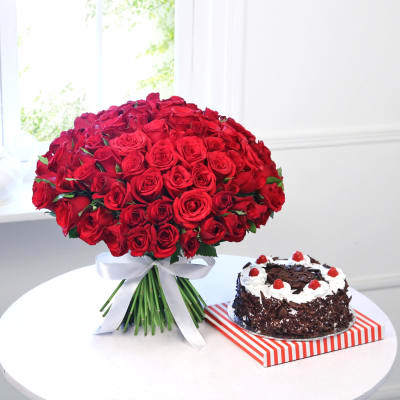 Bunch of 100 Red Roses with One Kg Black Forest Cake