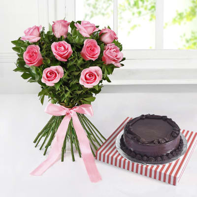 Pretty Pink Roses with Chocolate Cake (Half Kg)