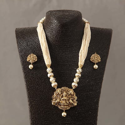Temple Designed Pearl Necklace Set